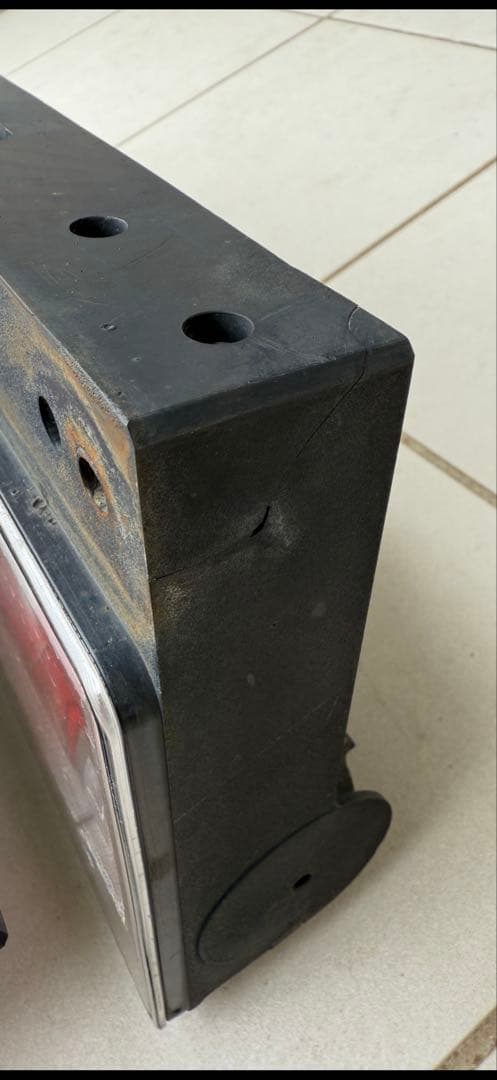 小糸３連LEDテールランプ左右セット 大型　ふそうコネクター付き　ジャンク品