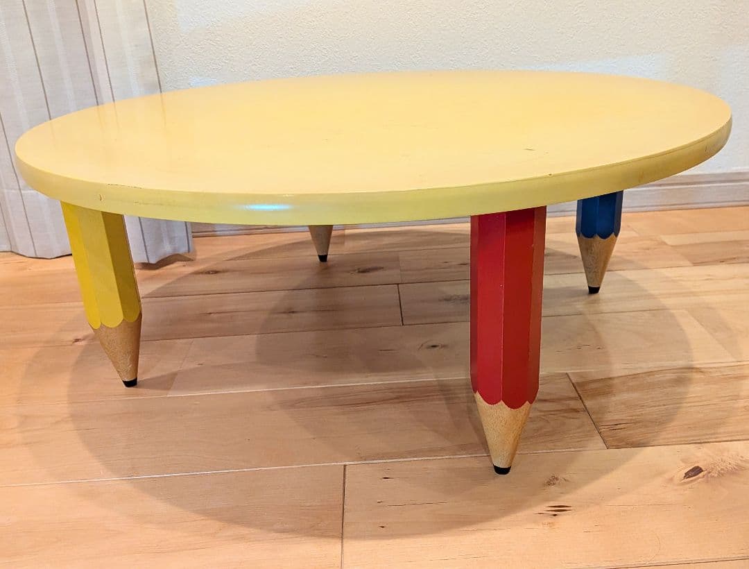 鉛筆　テーブル　レトロ　円卓　机　カラフル　ちゃぶ台　リビング　インテリア