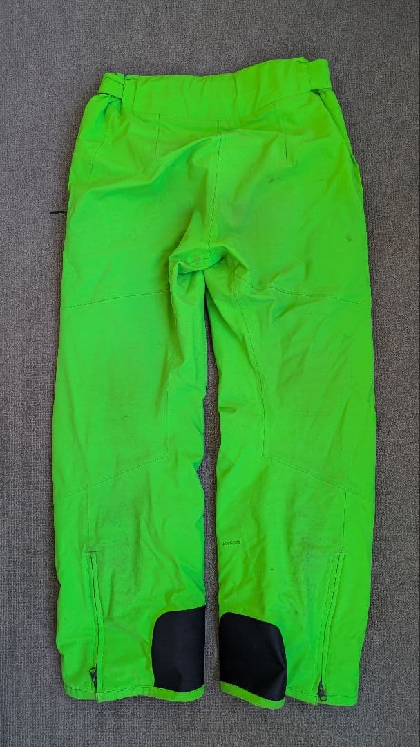 2021-2022年ONYONEスキーウェア上下セット（ジャケット・パンツ）