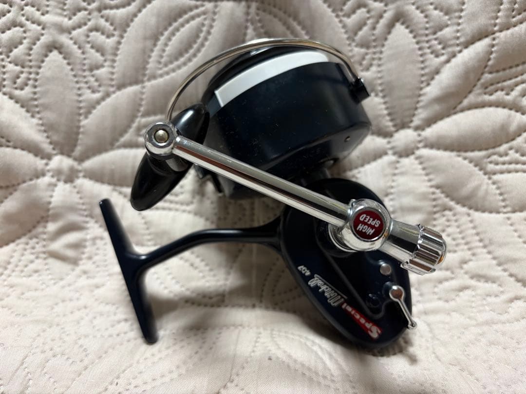 ④ Mitchell ミッチェル 407 スピニングリール 黒　新品