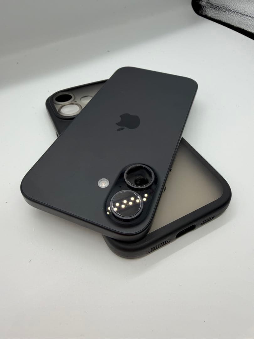 【極美品】iPhone16 128GB バッテリー100% フィルム・ケース付！