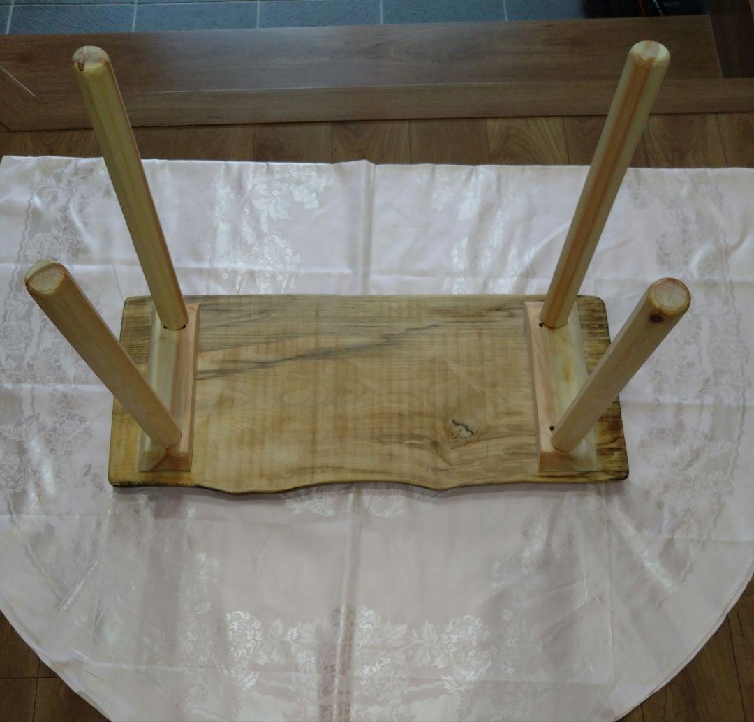 ケヤキのテーブル⑯　ちび怪獣八七❕ケヤキの模様が綺麗な耳付テーブル