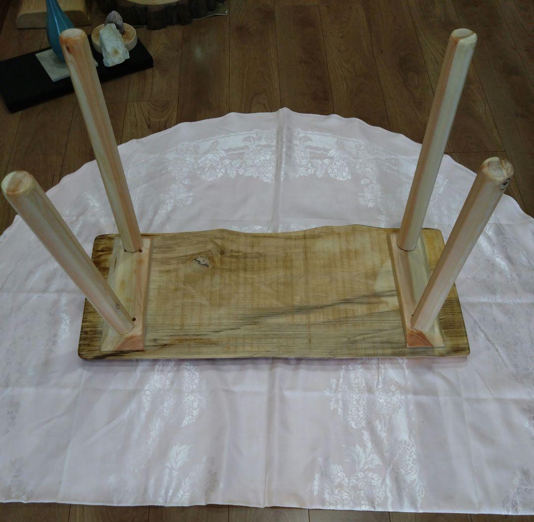 ケヤキのテーブル⑯　ちび怪獣八七❕ケヤキの模様が綺麗な耳付テーブル