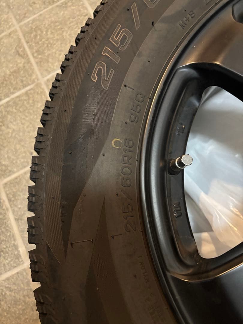 送料無料 スタッドレスタイヤホイール付き4本セット