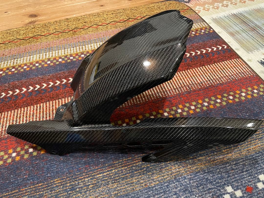 ARCHI アーキ カーボンリアフェンダー