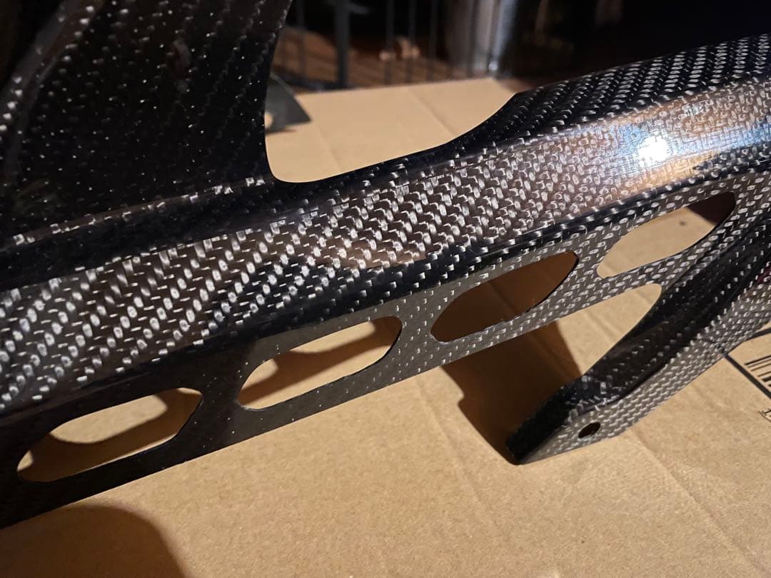 ARCHI アーキ カーボンリアフェンダー