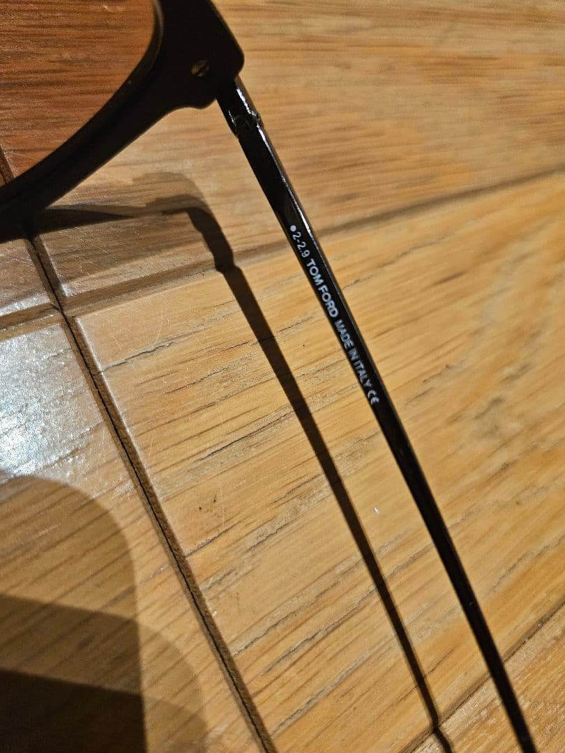 【美品】TOM FORD トムフォード サングラス TF5496 005 訳あり