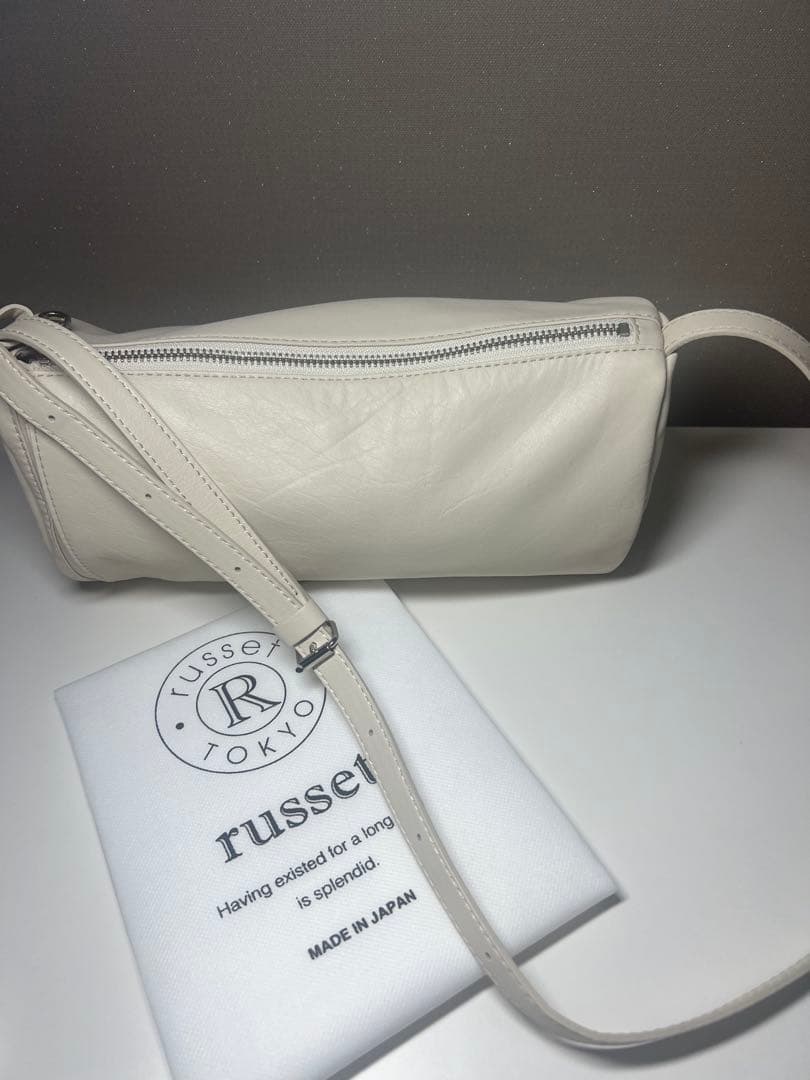 n*a様 ソフトレザーロールショルダーバッグ russet ラシット