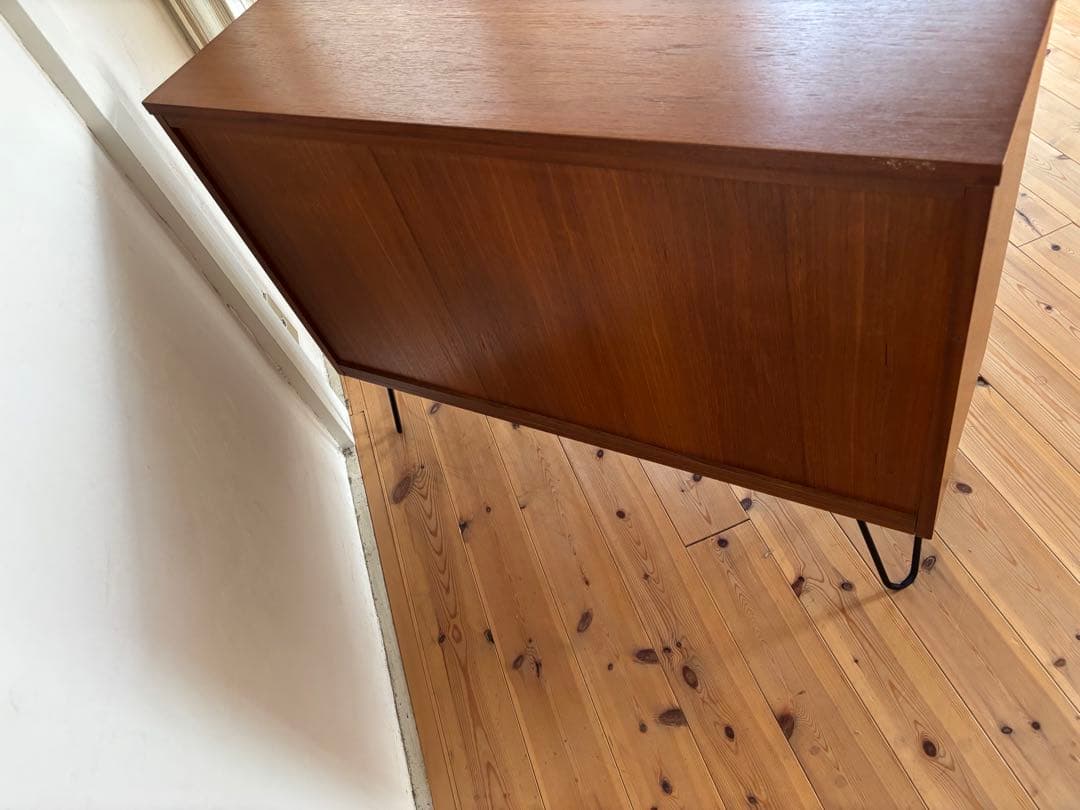 北欧ヴィンテージ　チーク　サイドボードキャビネット