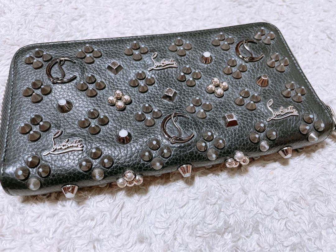 最終セール　クリスチャンルブタン　長財布