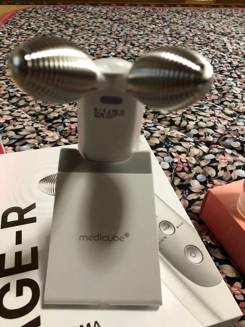 AGE-R DERMA EMS SHOT 美顔器