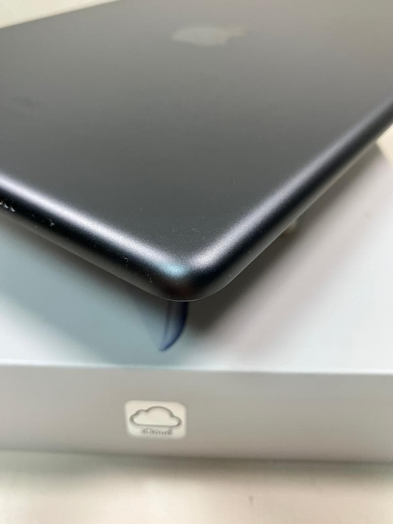 iPad 第9世代　256GB グレー　Wi-Fiモデル カバーガラス付