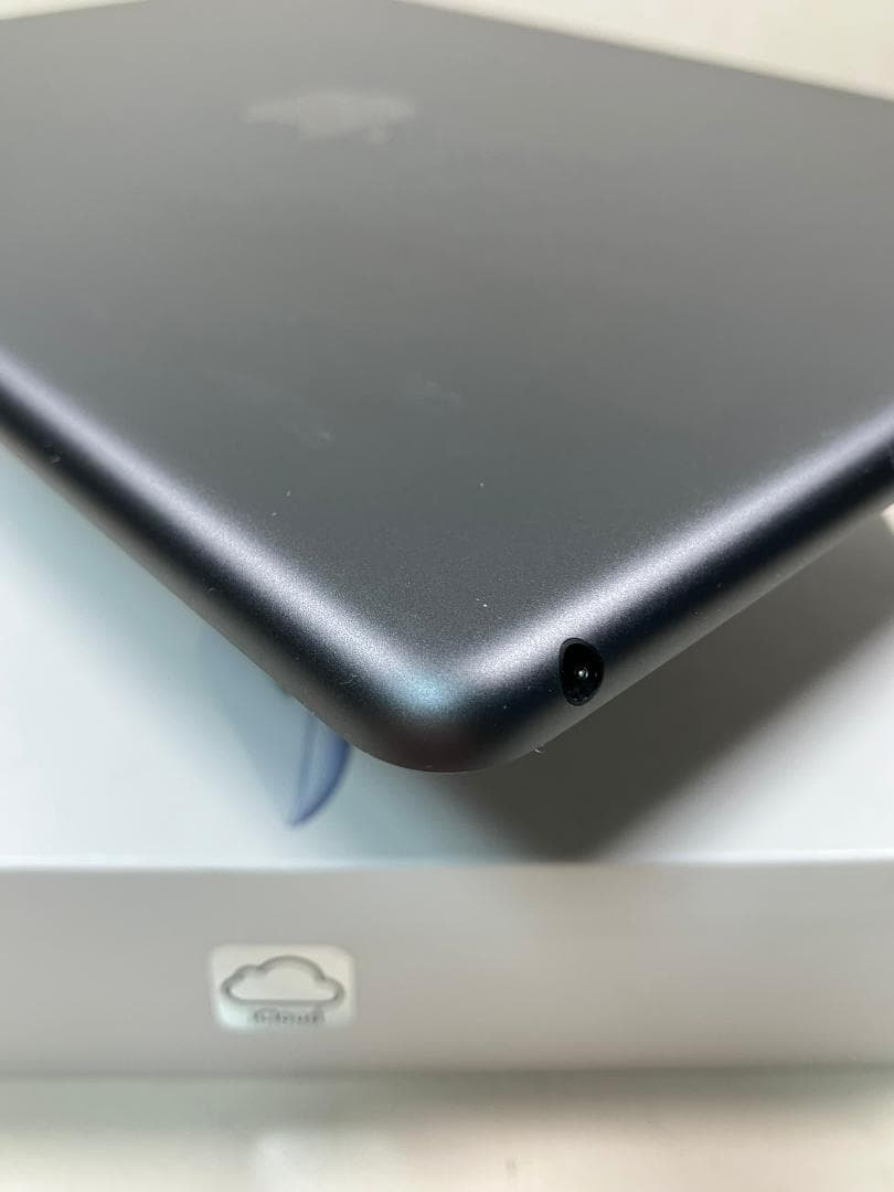 iPad 第9世代　256GB グレー　Wi-Fiモデル カバーガラス付