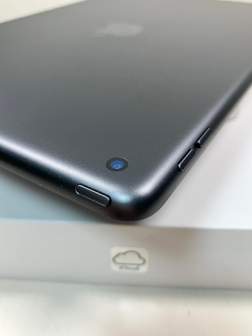 iPad 第9世代　256GB グレー　Wi-Fiモデル カバーガラス付