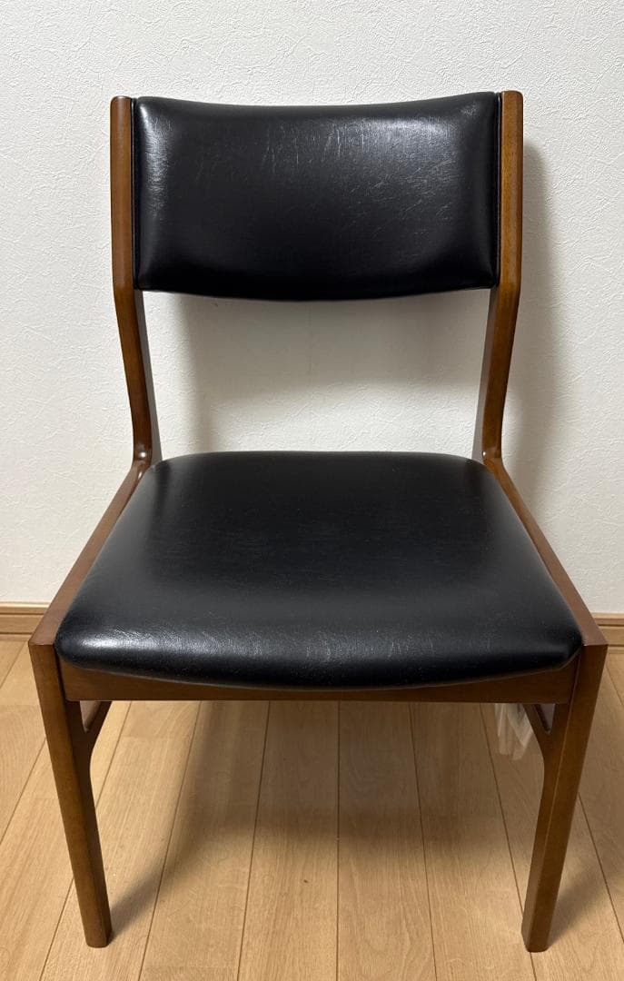 カリモク60 アームレスダイニングチェア スタンダードブラック