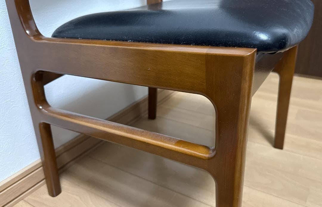 カリモク60 アームレスダイニングチェア スタンダードブラック