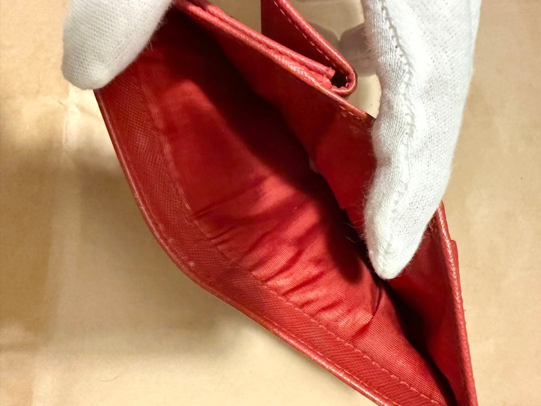 PRADA サフィアーノ　レッド 二つ折り財布　箱付き