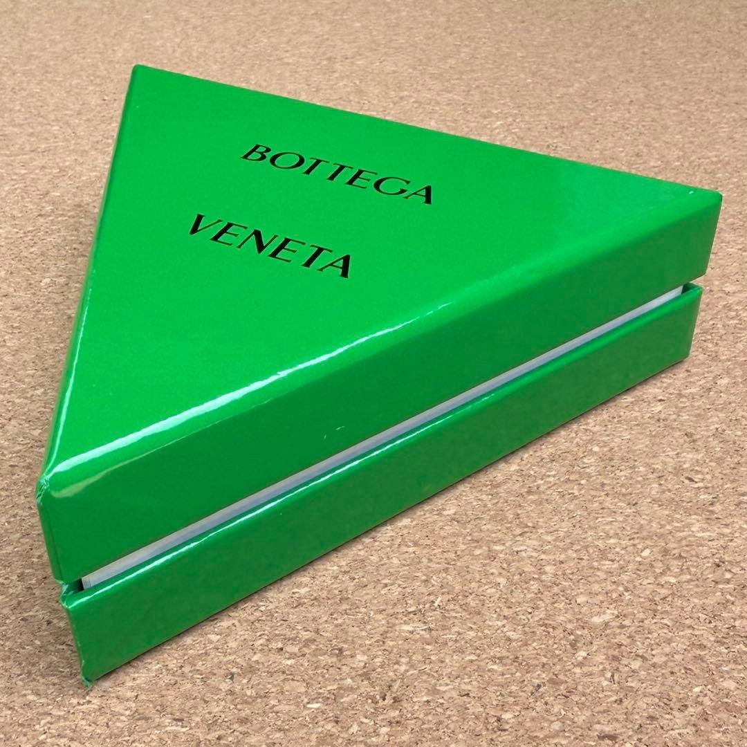 にこ☻ 　BOTTEGA VENETA　 ボッテガヴェネタ　ピアス