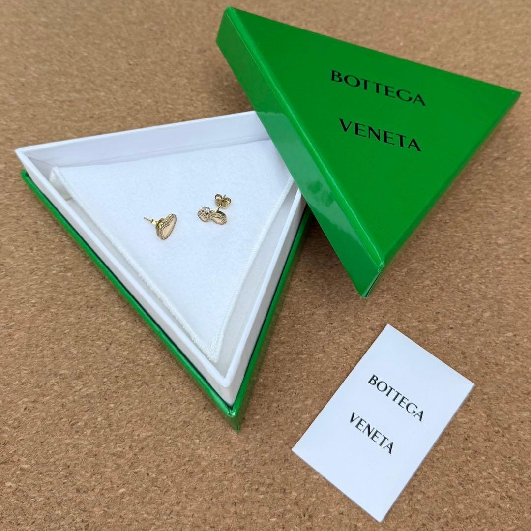 にこ☻ 　BOTTEGA VENETA　 ボッテガヴェネタ　ピアス