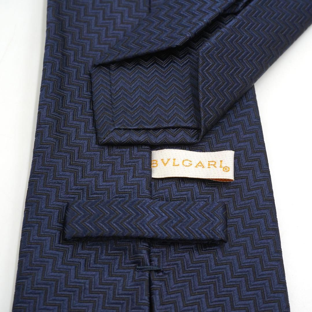 ✨新品未使用品✨　BVLGARI ネクタイ　セッテピエゲ　ネイビー　ソリッド