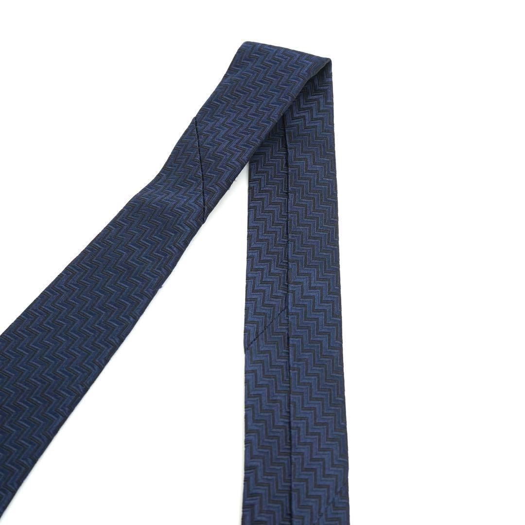 ✨新品未使用品✨　BVLGARI ネクタイ　セッテピエゲ　ネイビー　ソリッド