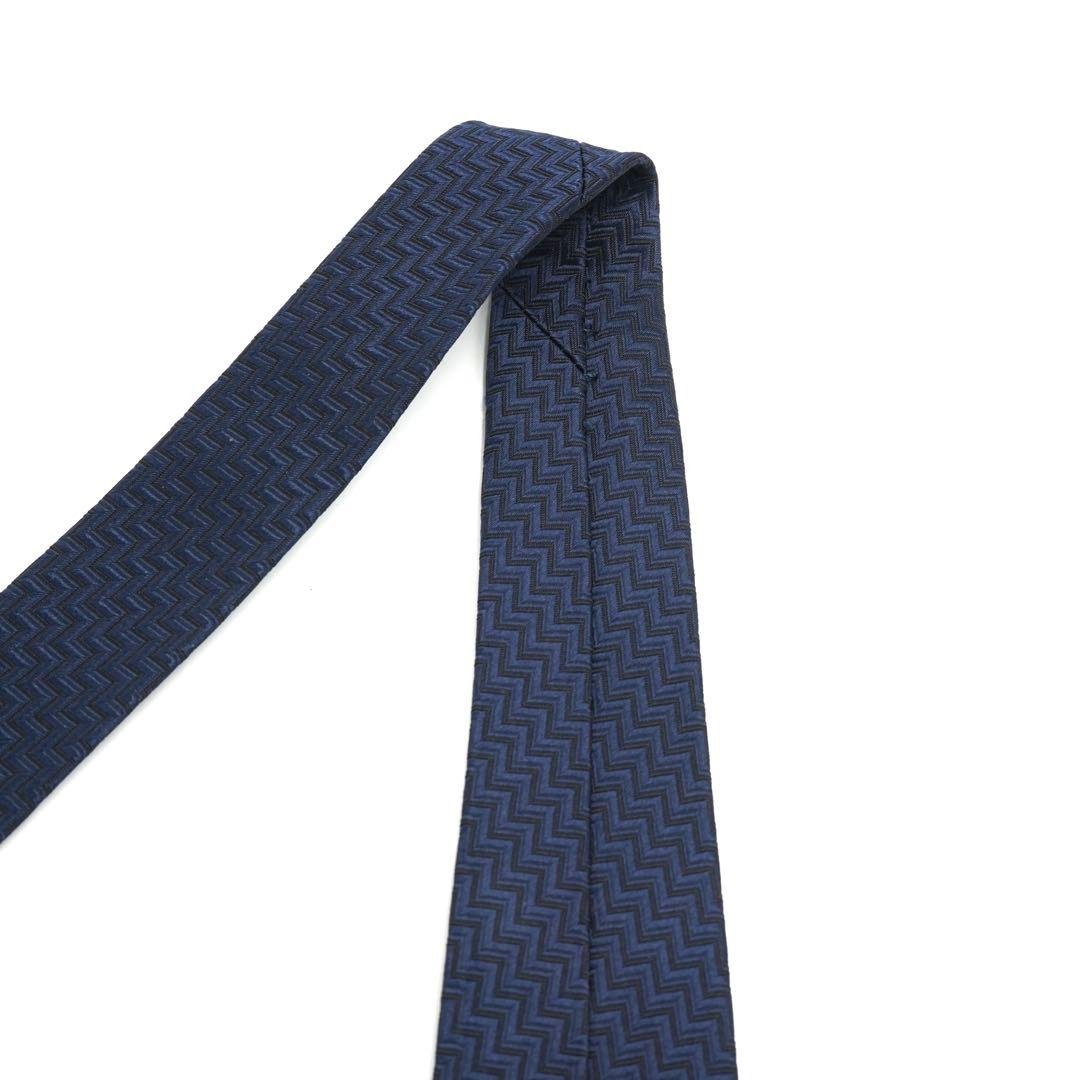 ✨新品未使用品✨　BVLGARI ネクタイ　セッテピエゲ　ネイビー　ソリッド