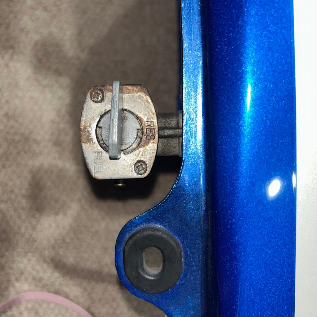 田*周様 TW　純正　ガソリン　タンク　ブルー　ホワイトストライプ　凹み無し　コ