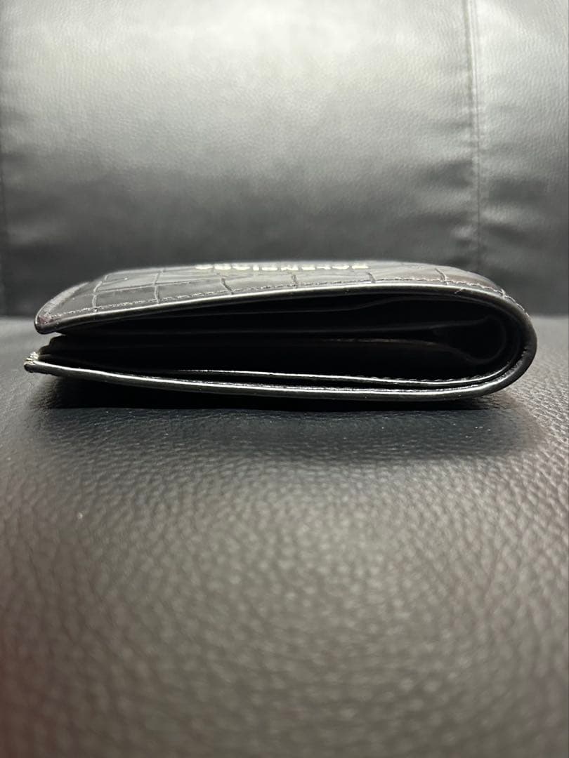 BALENCIAGA クロコ型押し 二つ折り財布 黒 ロゴ