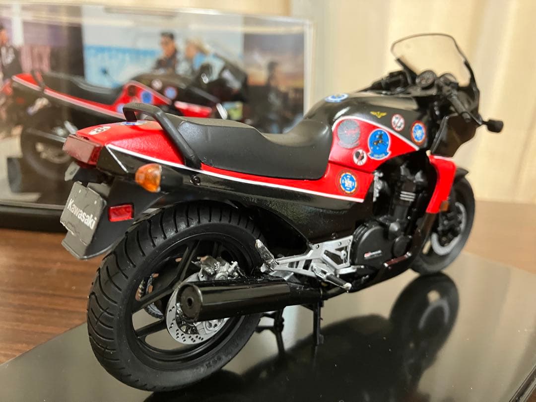 映画「トップガン」仕様GPZ900R プラモデル完成品