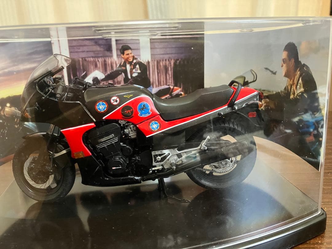 映画「トップガン」仕様GPZ900R プラモデル完成品