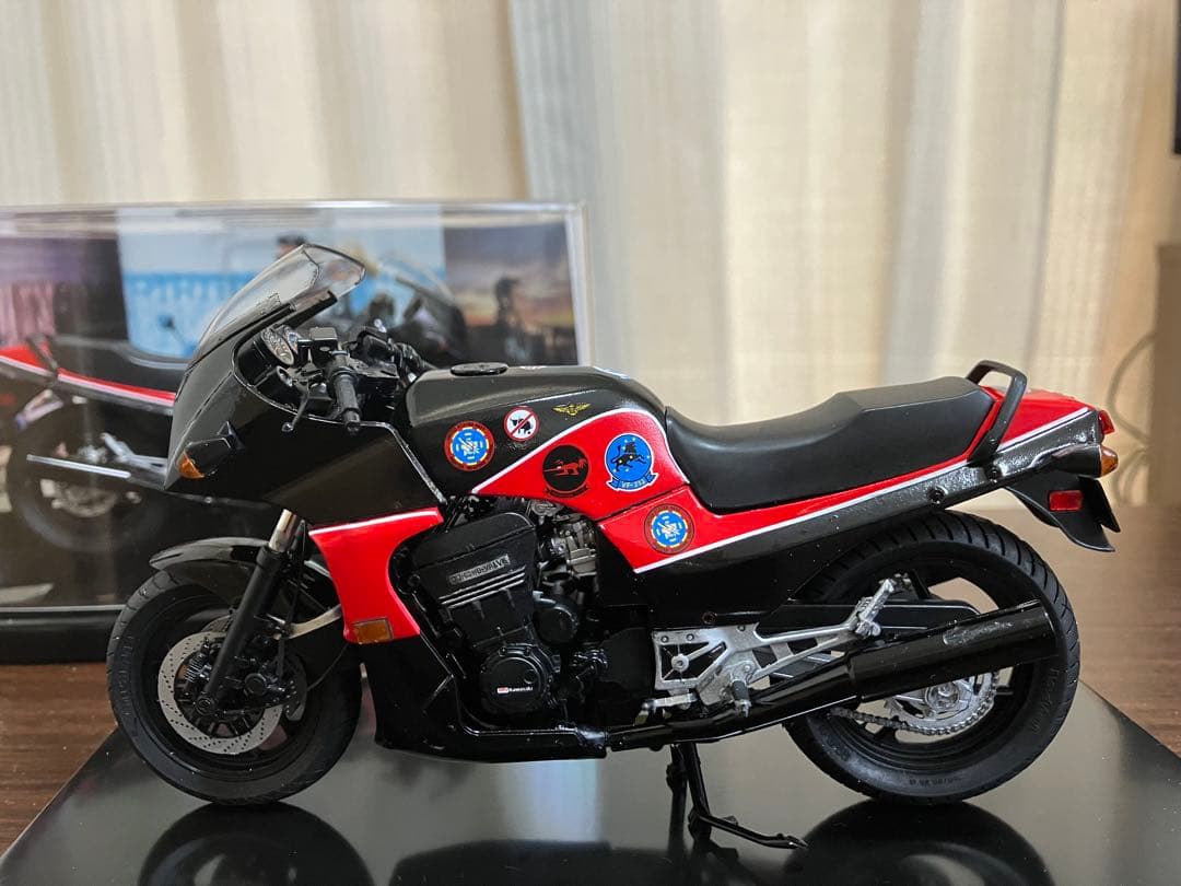 映画「トップガン」仕様GPZ900R プラモデル完成品