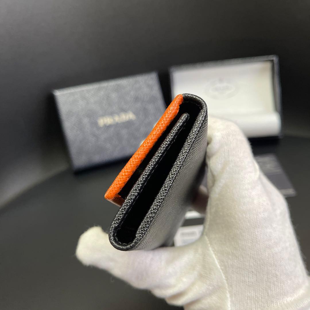 PRADA プラダ　キーケース　ブラック　オレンジ