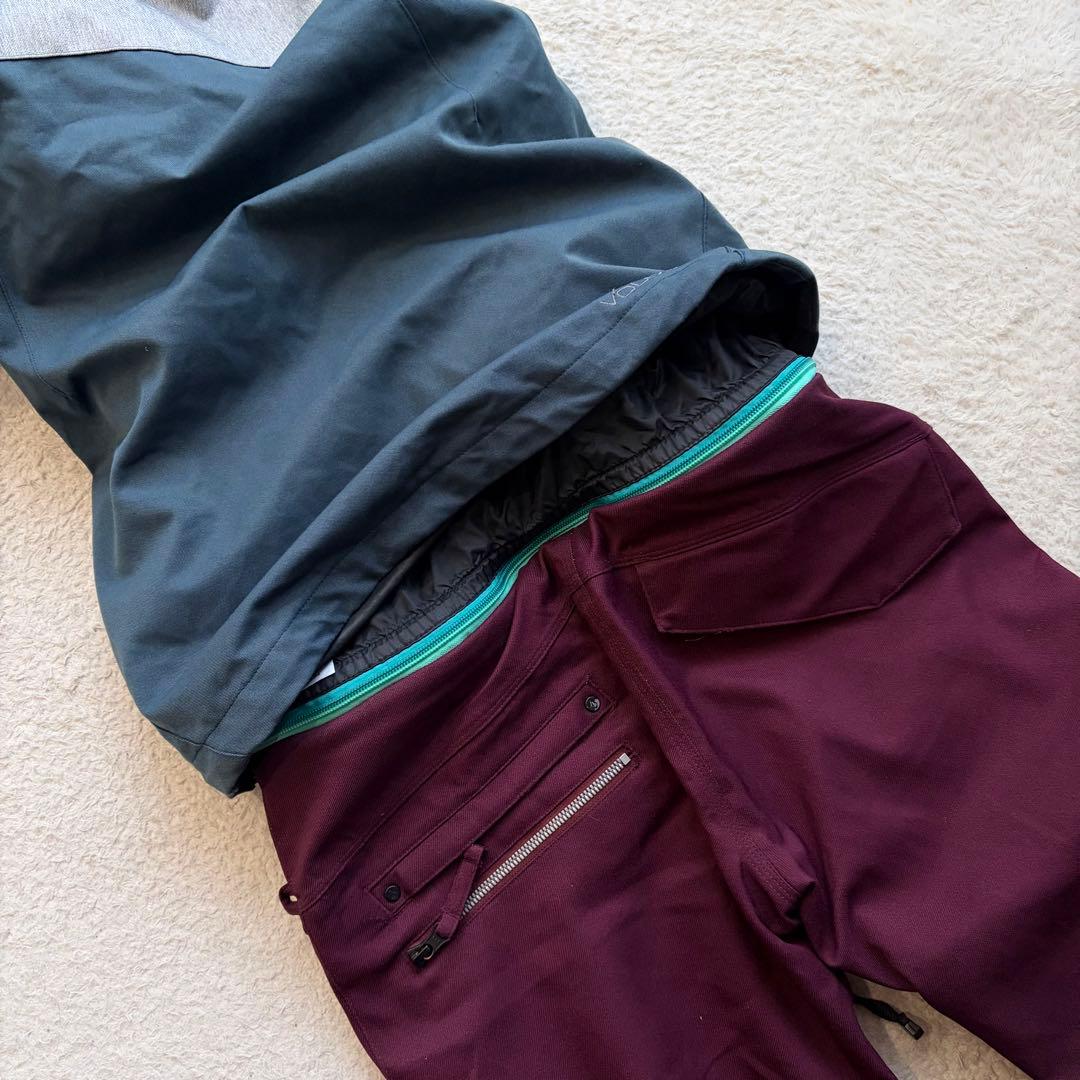 【美品】VOLCOM スノボ・スキーウェア セットアップ ハーフジップ 刺繍 M