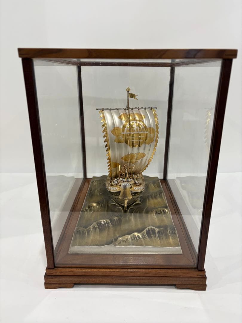 船の模型　ガラスケース付き