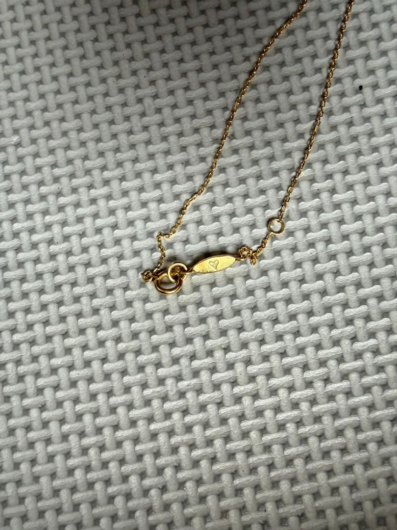 AHKAH ゴールドアルファベットRネックレス