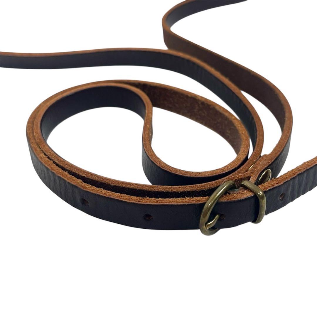 イルビゾンテ　ショルダーバッグ　極上　ロゴ型押し　シボ革　レザー　サコッシュ