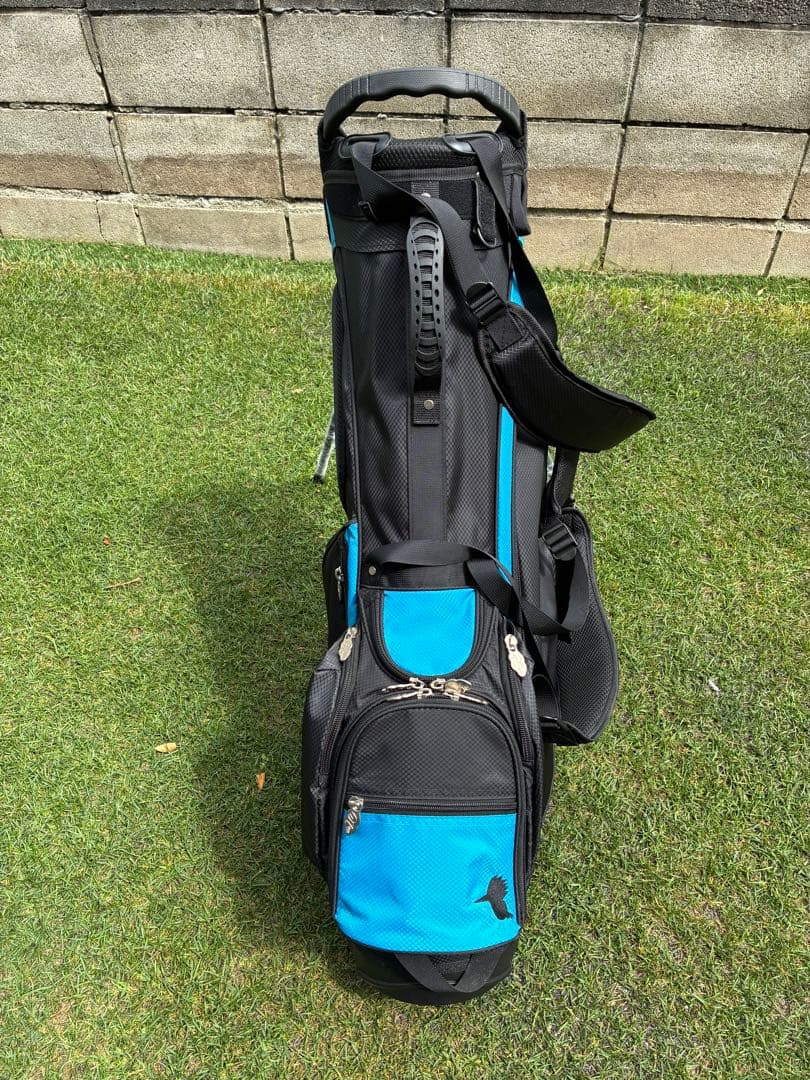 スタンドゴルフバッグ ブラックとターコイズ