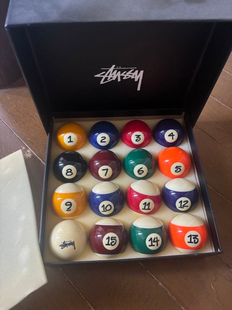Stussy ビリヤードボール