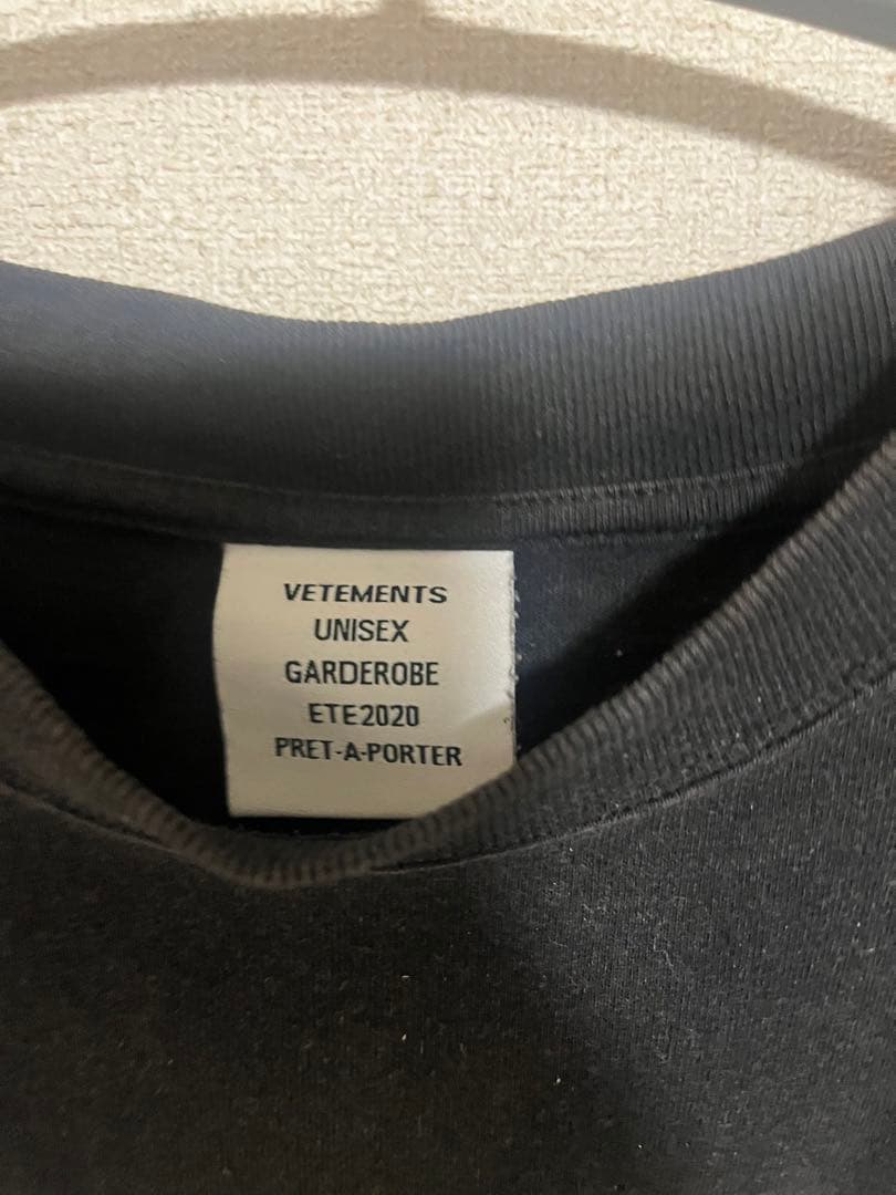 VETEMENTS 20ss logo Tシャツ