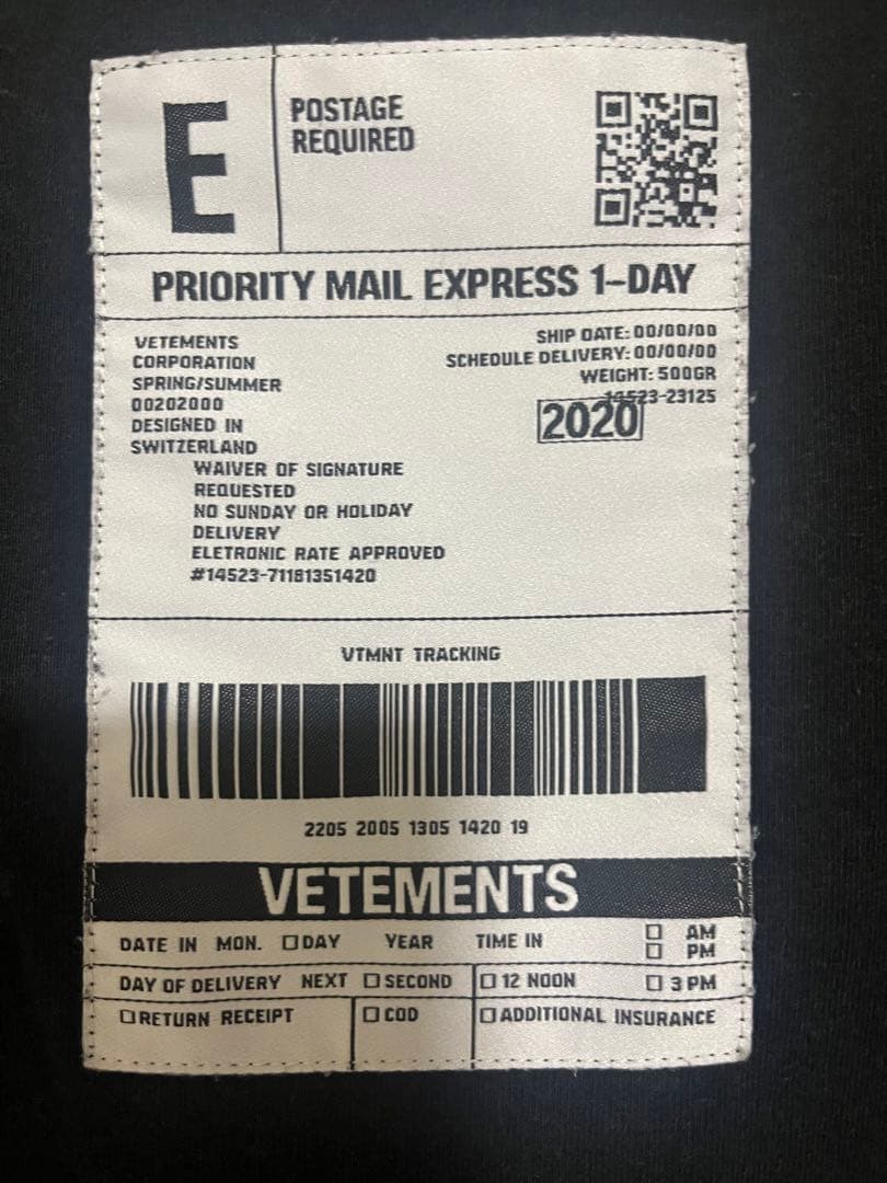 VETEMENTS 20ss logo Tシャツ