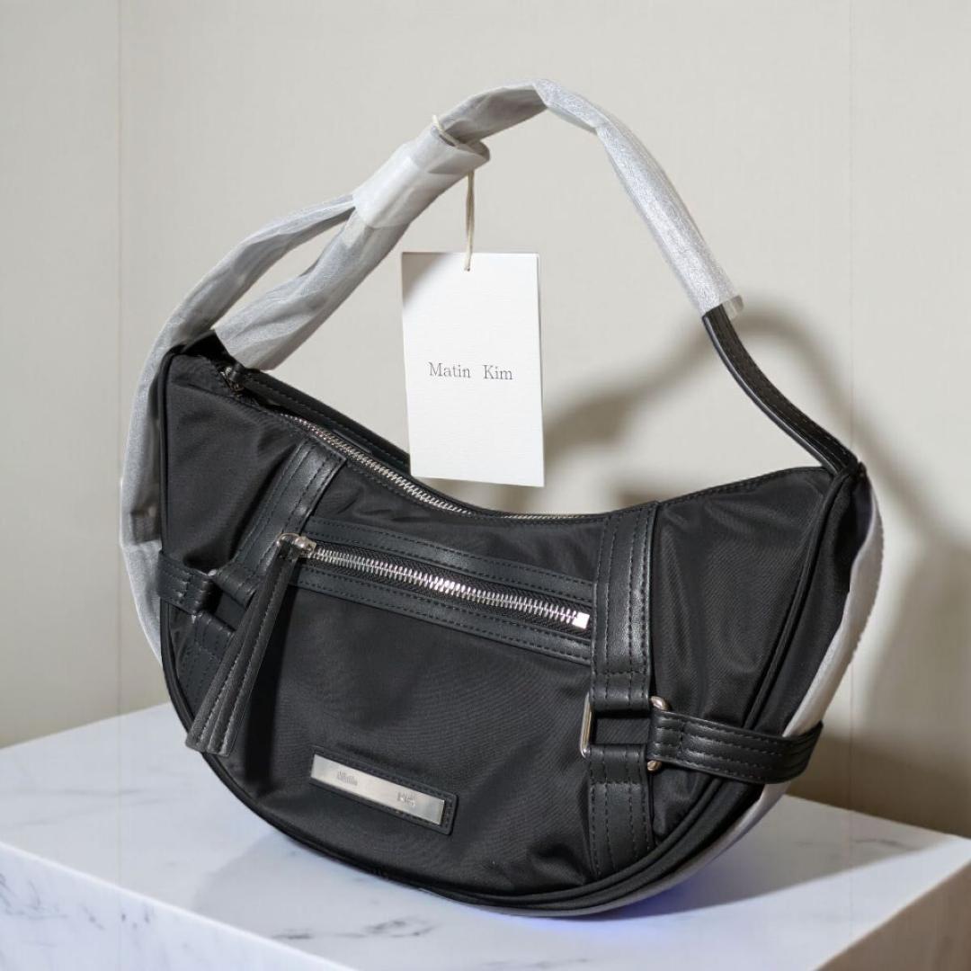 Matin Kim ブラック ショルダーバッグ ハンドバッグ 肩掛け 黒