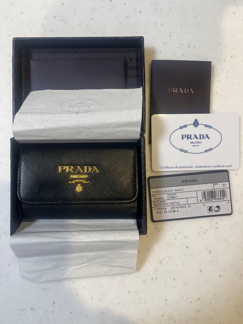 PRADA サフィアーノレザー キーケース ブラック