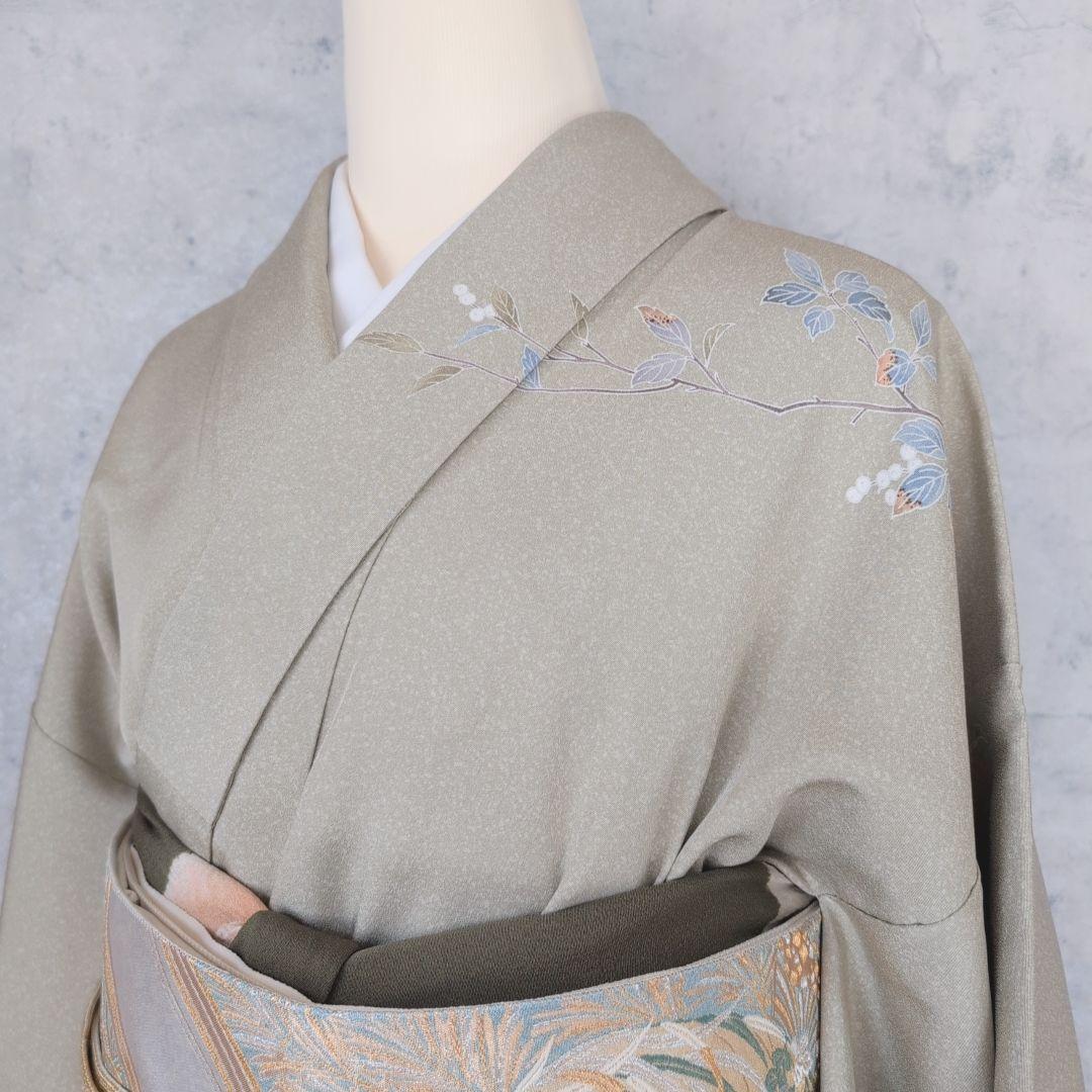 訪問着単品　着物　正絹　友禅　薄緑カーキ　枝葉模様　ナチュラル　F7