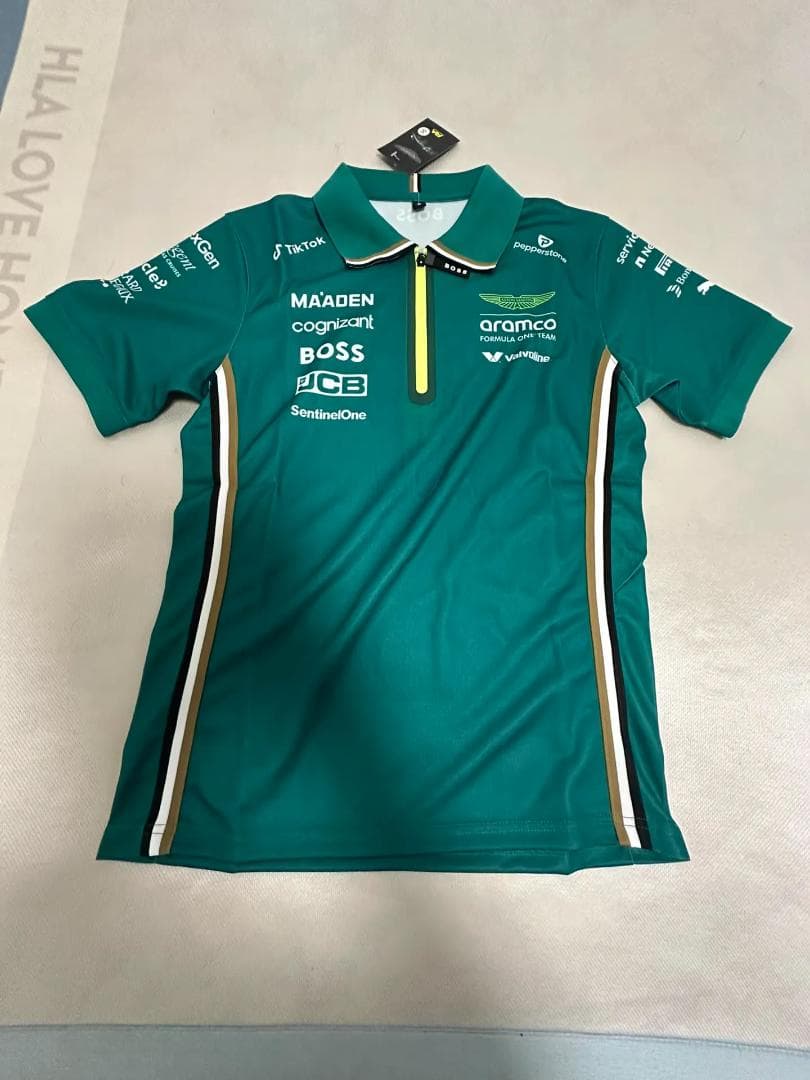25 年モデル アストンマーティン F1 チーム オフィシャル POLO シャツ