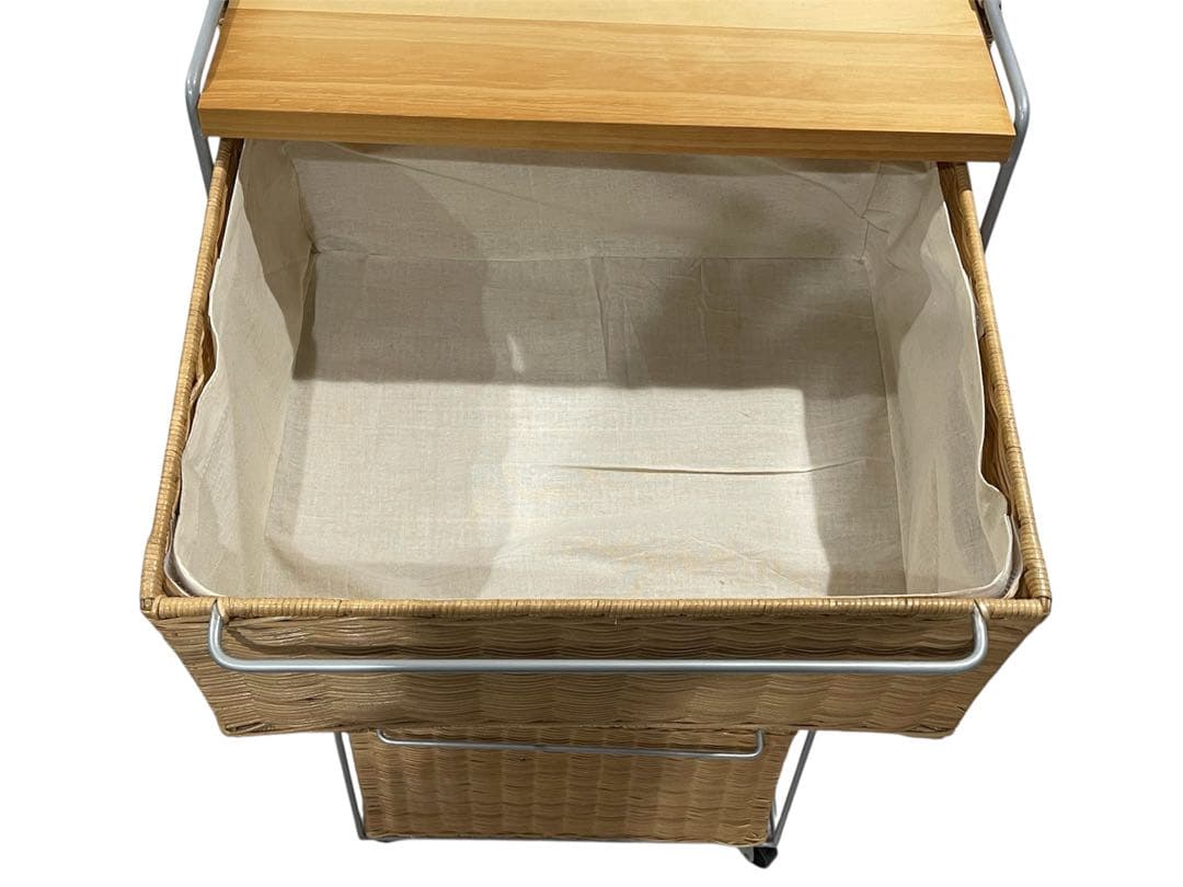 定価3万円ベルメゾン4段収納ラタンランドリーチェスト キャスター付きベージュ