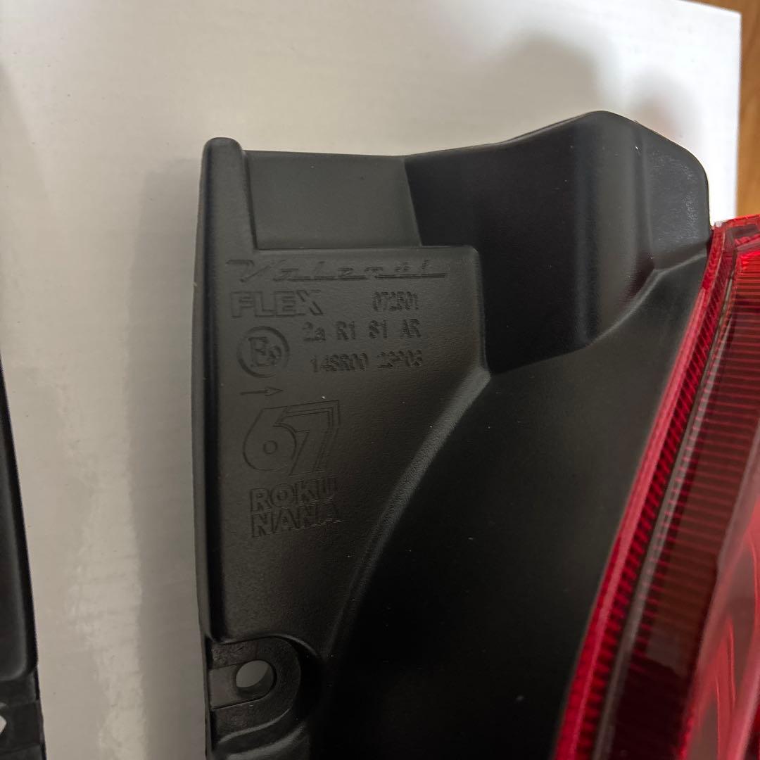 フレックス×バレンティ NEO TRACE LEDテールランプ　ハイエース