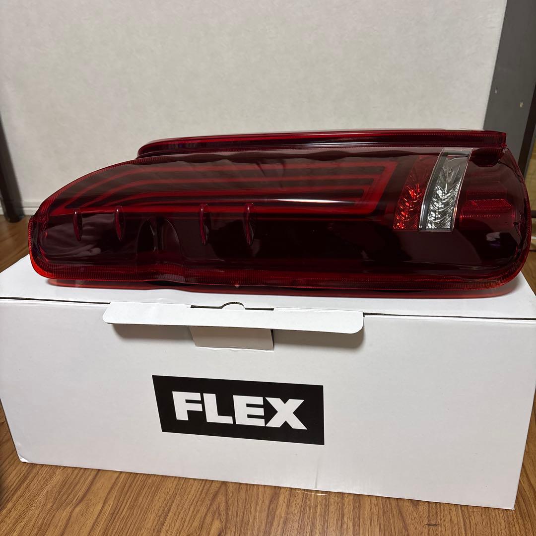 フレックス×バレンティ NEO TRACE LEDテールランプ　ハイエース