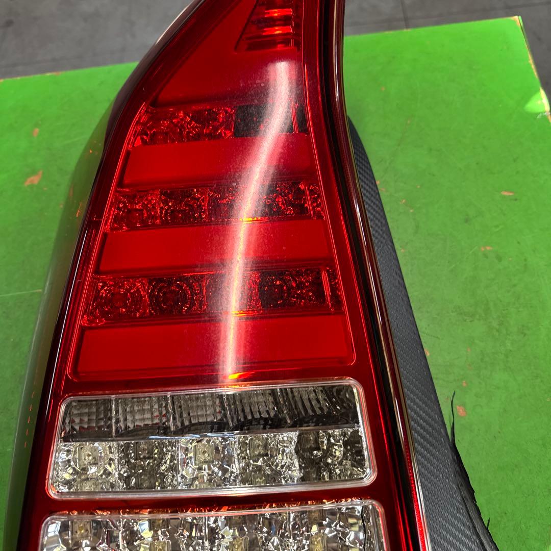 トヨタ　プリウス30 前期SONAR テールランプテールライト左右セット中古品