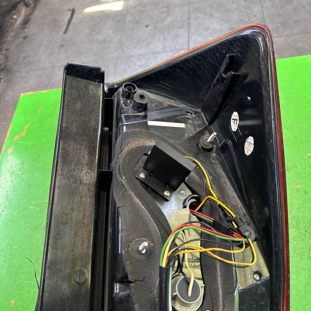 トヨタ　プリウス30 前期SONAR テールランプテールライト左右セット中古品