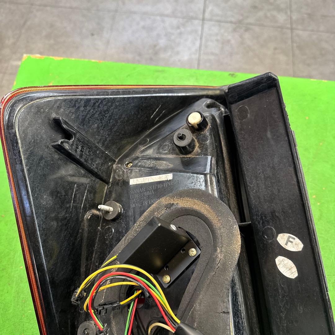 トヨタ　プリウス30 前期SONAR テールランプテールライト左右セット中古品